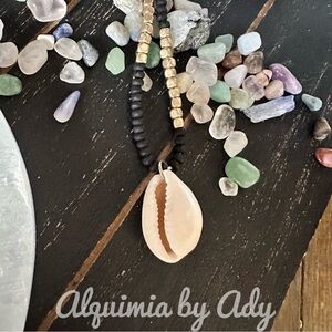 Shell Pendant Necklace with Beads